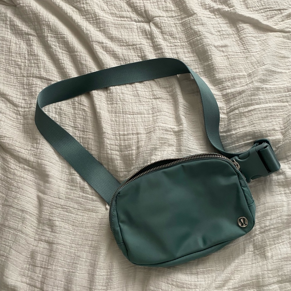 Lululemon Fanny